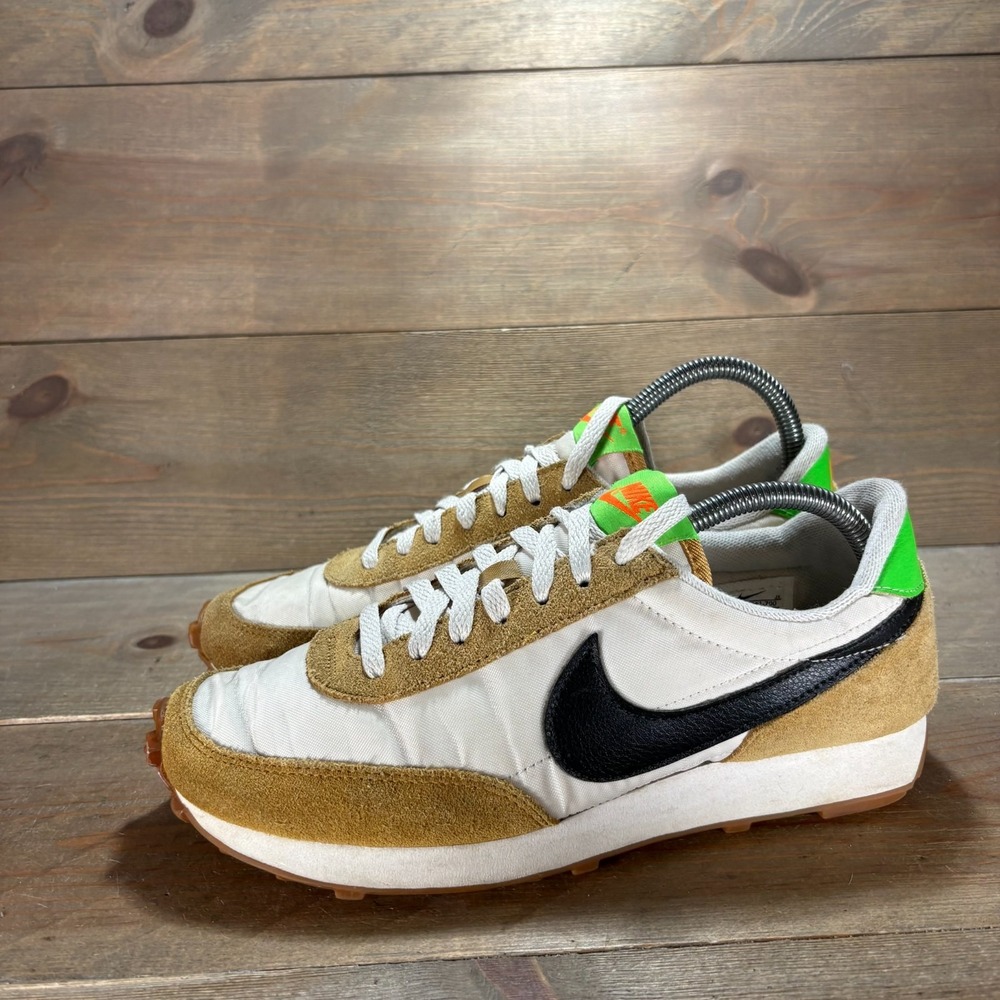 Nike Daybreak Womens size 8 shoes White gold Suede Retro sneakers